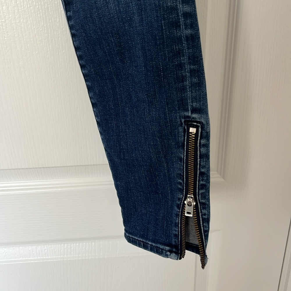 Madewell Cropped Jeans with Zippers - Picture 3 of 10